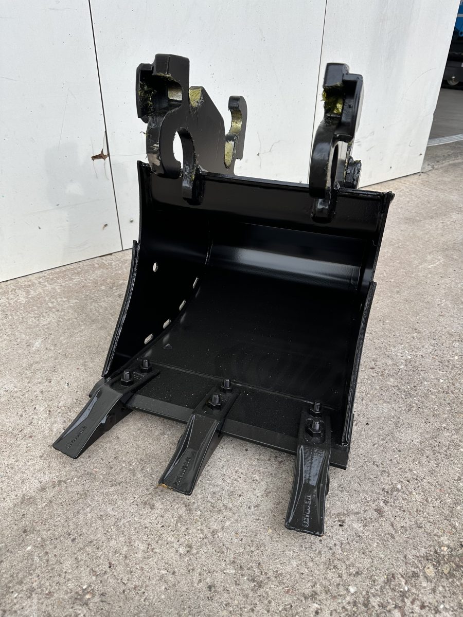 Godet rétro 400mm / CW05 réversible / 0,6 à 1,8T